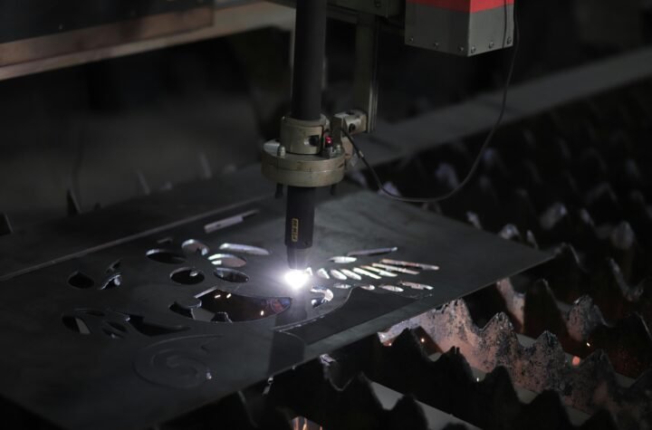 stroj za obradu metala